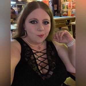 Hi, I’m Marissa. My favorite brand is torrid. Thanks for checking out my closet.